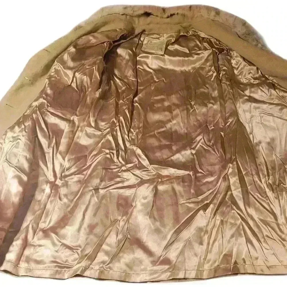 Beautiful Wool Blend Trench with Fur Collar, Rovercoat by Arthur Jay - Picture 5 of 9